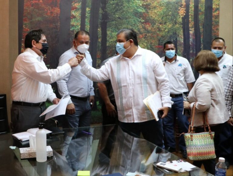 Reclama Vectores autos, computo y contratos