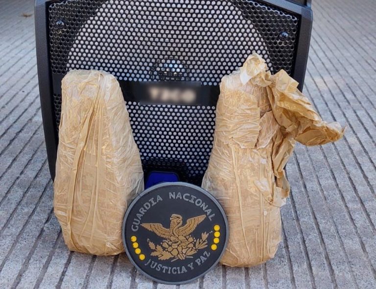 Detectan en una bocina presunto crystal