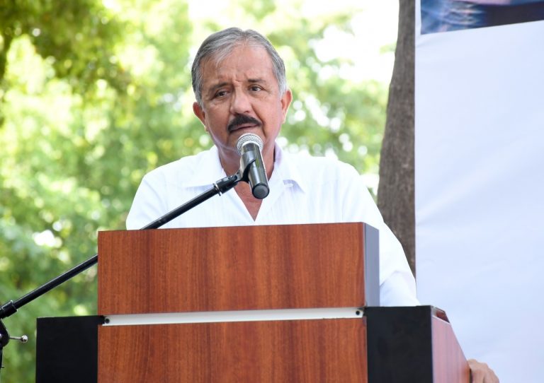 Atora burocratismo al Metrobús, denuncia Estrada