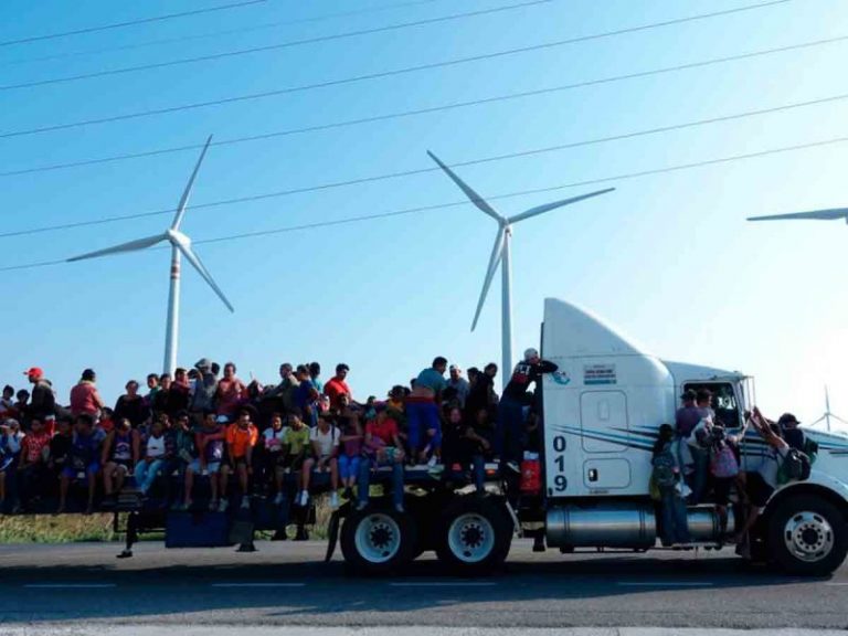 Caravana migrante hace receso en el Istmo de Tehuantepec