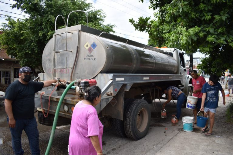 Llevará Mazatlán agua en pipas por desabasto