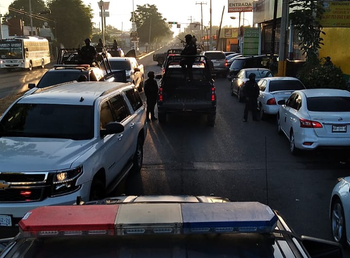 Cae uno con arma en un bar de Culiacán