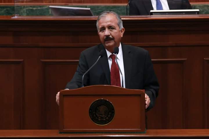 Califica Estrada de autoritarismo trasnochado aumento al predial