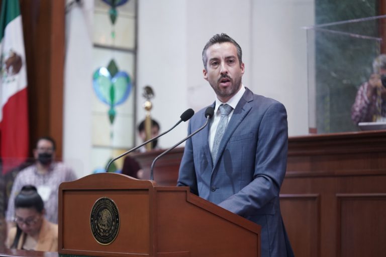 ¡Es oficial! Renuncia titular de la Comisión de Víctimas