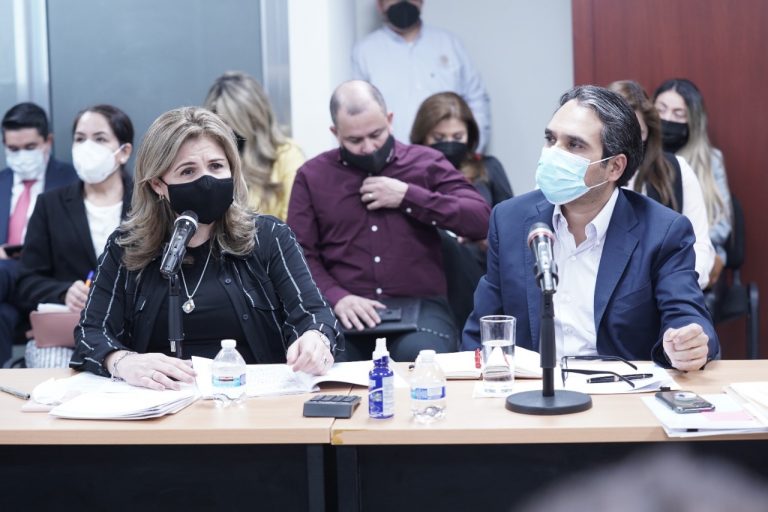 Cuestionan diputados a auditora superior del estado