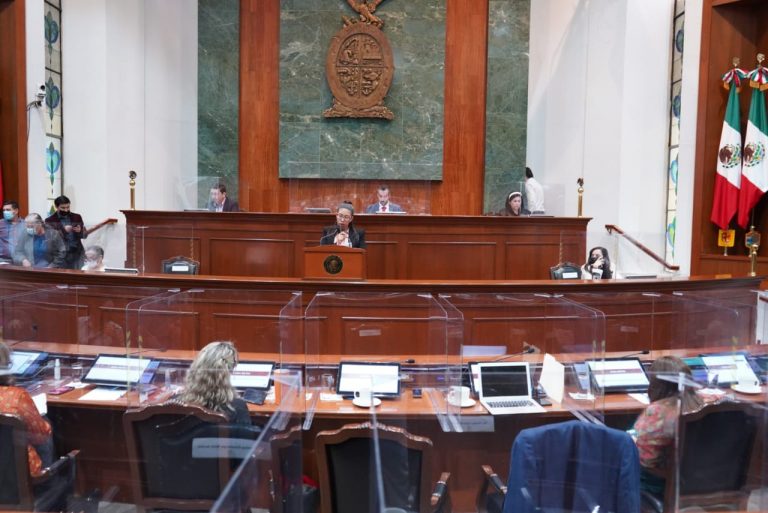 Aprueban leyes de ingresos de los 18 municipios