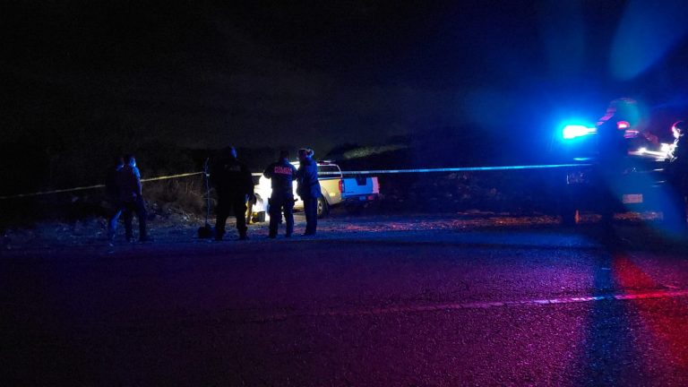 Hallan cadáver en una camioneta en Pericos