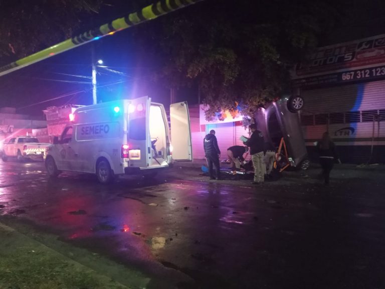 Fallece tras impactarse contra un árbol