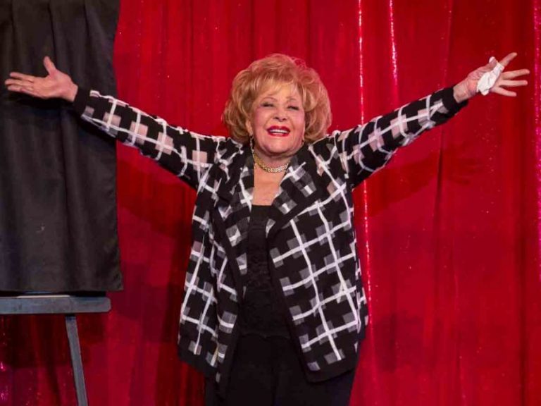 Hospitalizan a Silvia Pinal por COVID-19