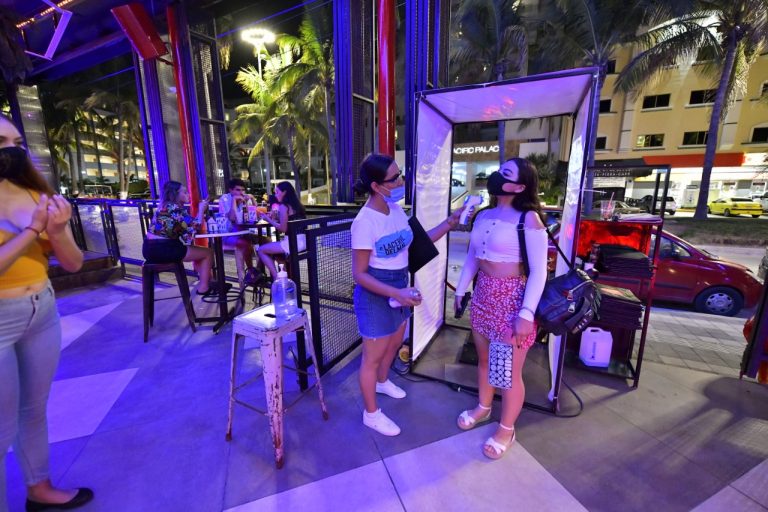 Cumplen bares y restaurantes con salud: Comuna Mazatlán