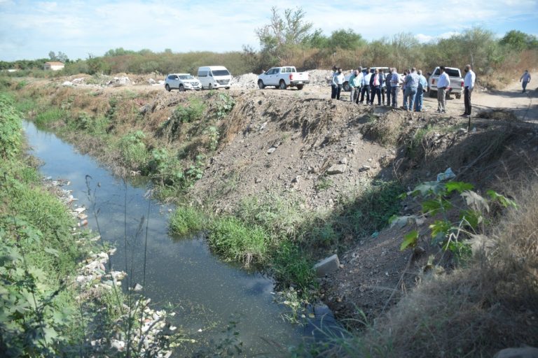 Supervisan cruce del dren Caimanero y Piggy Back