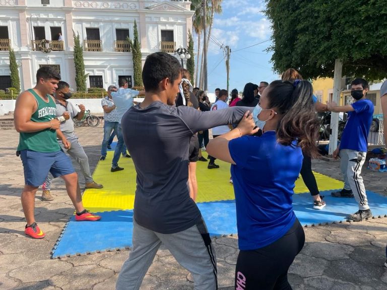 Las enseña El Rosario autodefensa por violencia