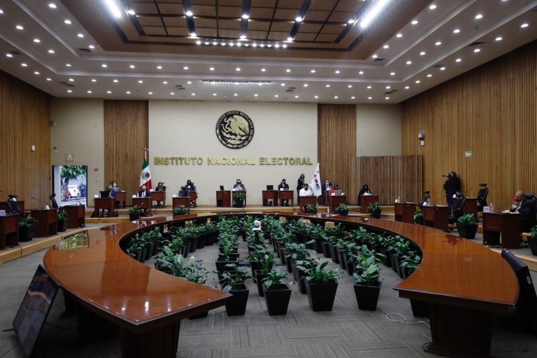 Propone INE posponer revocación de mandato