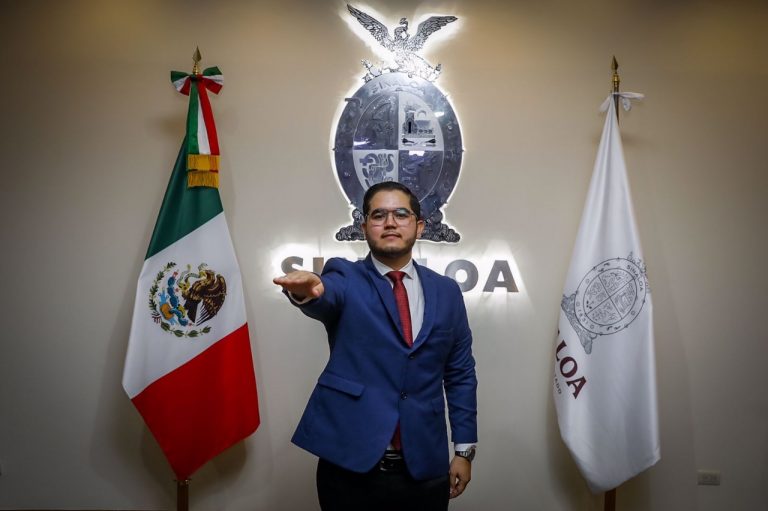 Toma Rocha protesta al director del ISJU