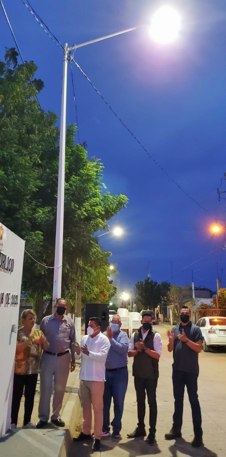 Le llevan luz a Las Vegas, Navolato