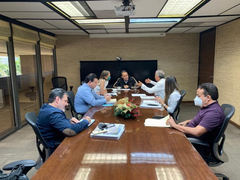 Acuerdan Estado y Estrada prórroga para metrobús