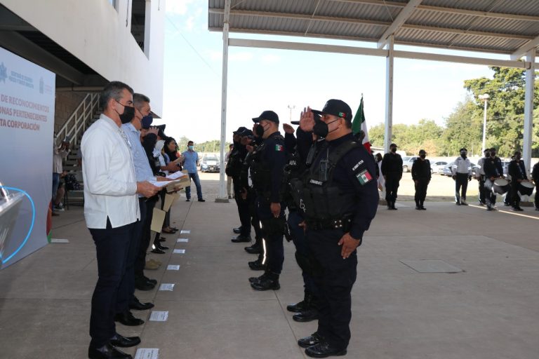 Recuerdan policías al agente Humberto Nieblas