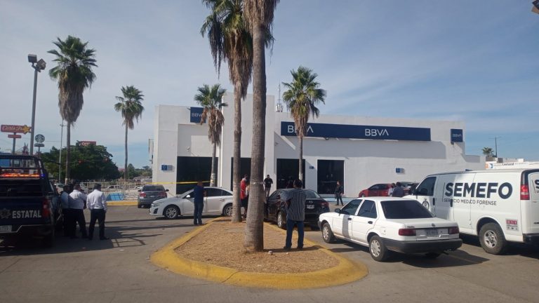 Relacionan posiblemente a tres con robo bancario