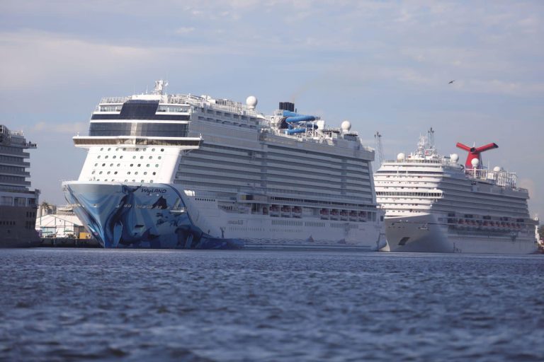 Pernoctará en Mazatlán el yate residencial más grande del mundo