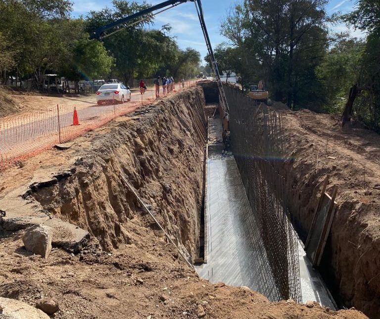 Construyen muro subterráneo en la carretera a Sanalona