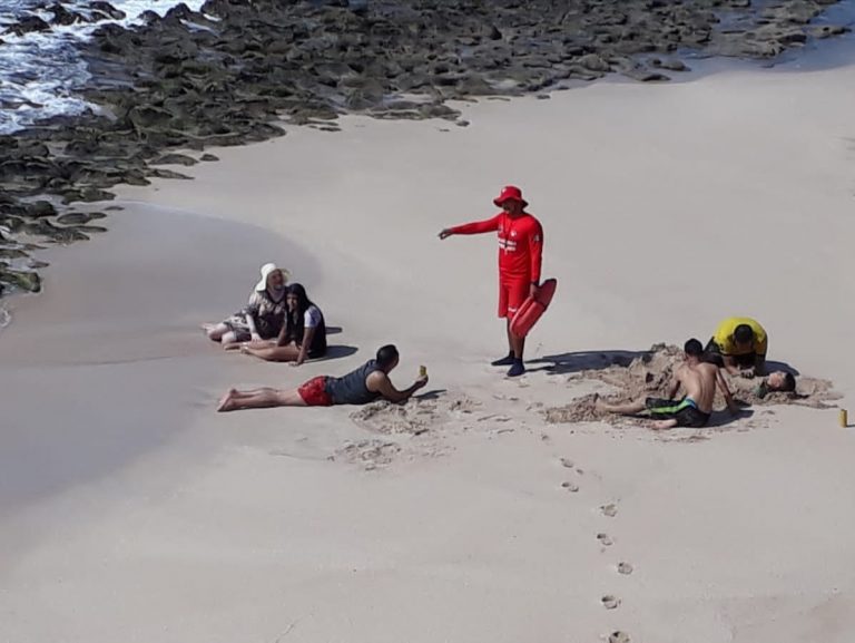 Restringe Mazatlán hasta las 20:00 horas estancia en playas