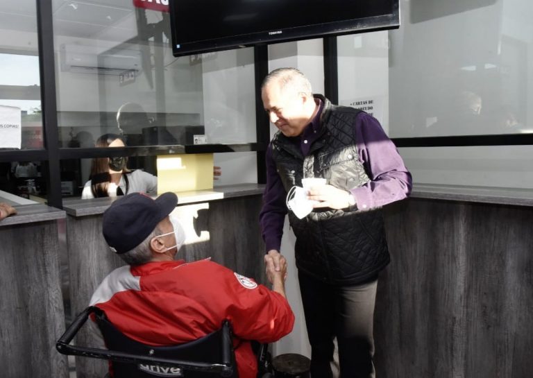 Les ofrece Ahome hasta bebidas calientes y pan por predial