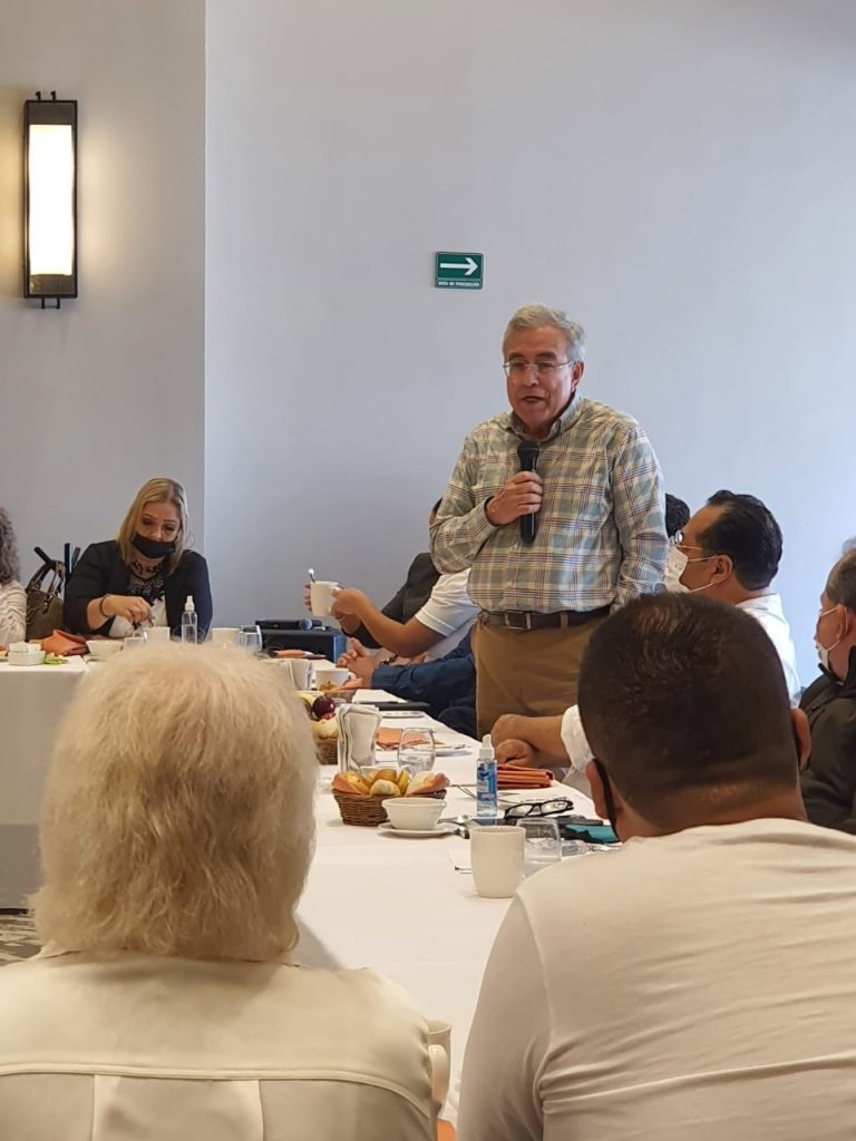 Coqueteo político Rocha-Pucheta: es mi amigo