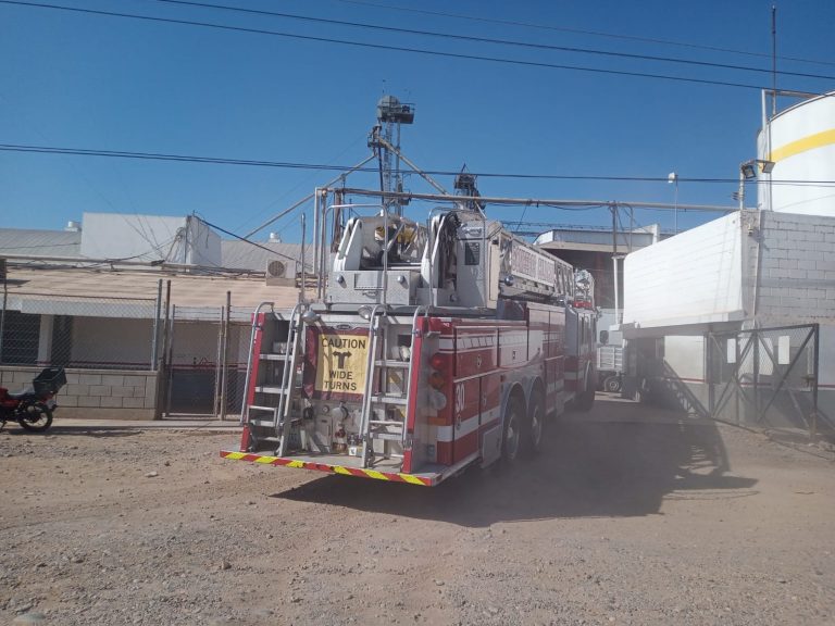 Lo rescatan intoxicado desde lo alto de un silo en Bachigualato