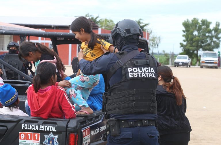 Hacen policías contacto con niños en agrícolas de ‘La Palma’, Navolato