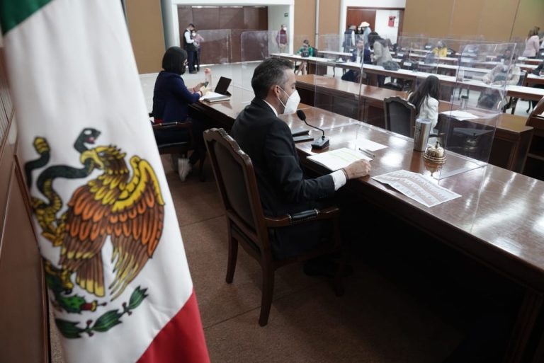 Aprueban 50% de descuento en agua a adultos mayores y discapacitados