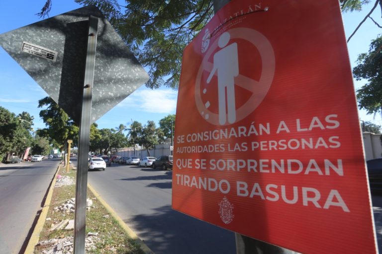 Advierte Mazatlán cárcel a quien tire basura en la calle