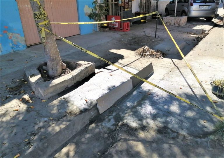 Primero fueron las fugas de agua, ahora van por baches