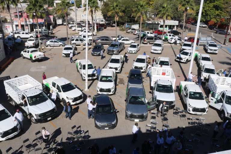 Súperdota Vargas a Japama con 42 automóviles