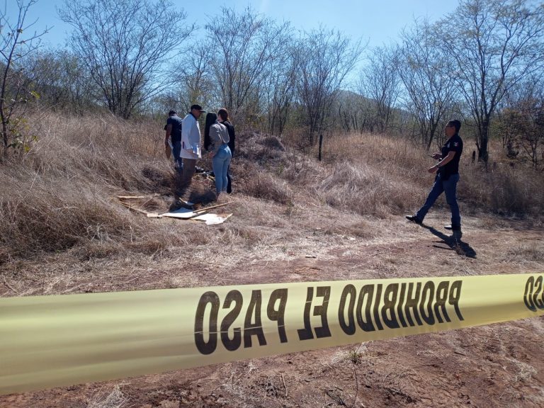 Encuentran cadáver encobijado en Agua Salada, Mocorito