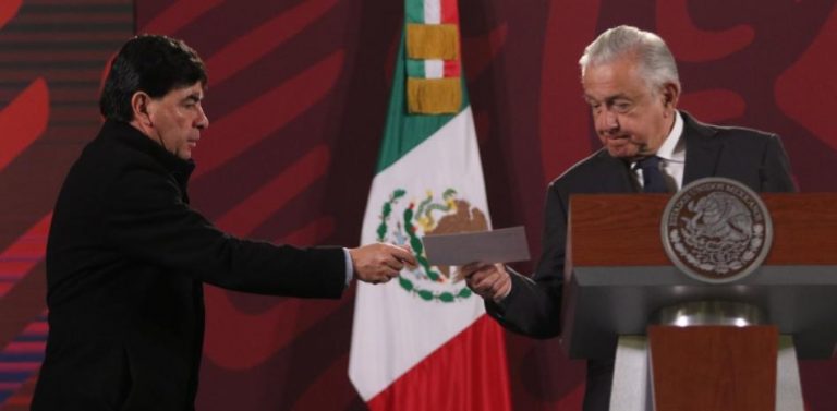 Hay casquillos, restos humanos, pero no los 17 cuerpos: AMLO