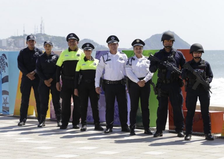Piden a nuevos policías Buró, propiedades y estados de cuenta en bancos