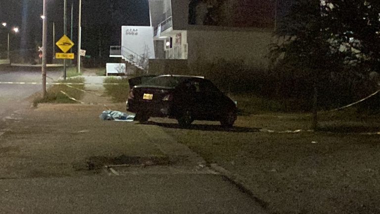 Ejecutan a automovilista tras persecución en Villas del Río