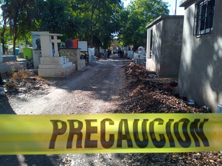 Ejecutan a joven en panteón de la 21 de Marzo