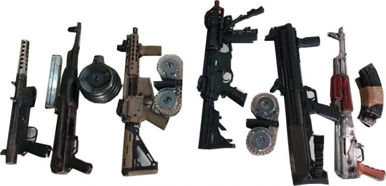 Exhiben armas, droga y millones del penal de Aguaruto