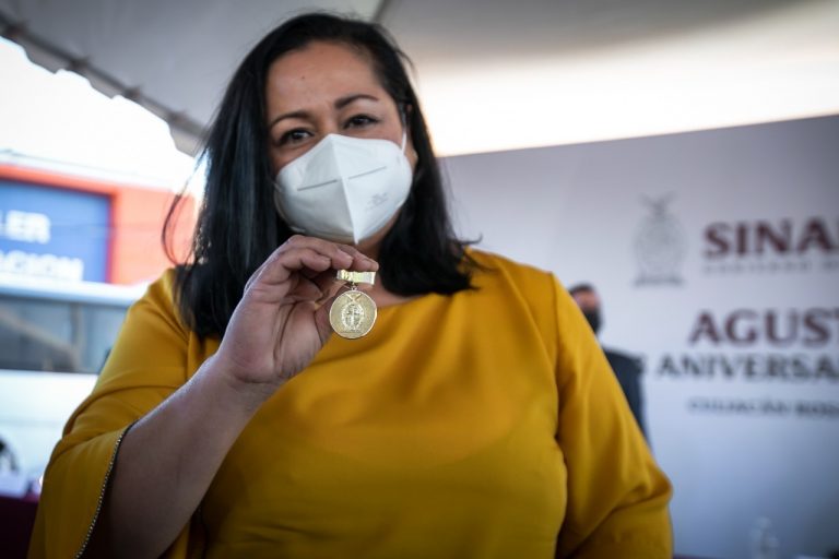 Otorgan el galardón ‘Agustina Ramírez 2022’ a Hortensia López Gaxiola