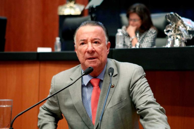 Revelan bienes por $20 millones al líder magisterial Daniel Amador