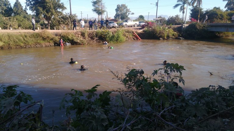 Extienden búsqueda de niño que cayó a canal en Navolato