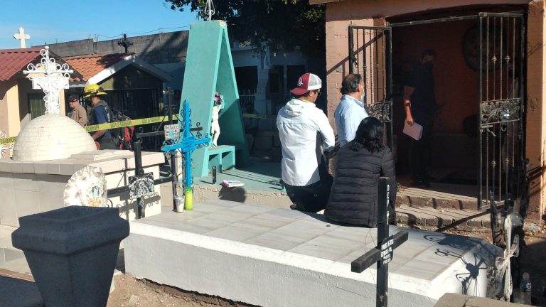 Fallece al caer a fosa en panteón de Bachigualato