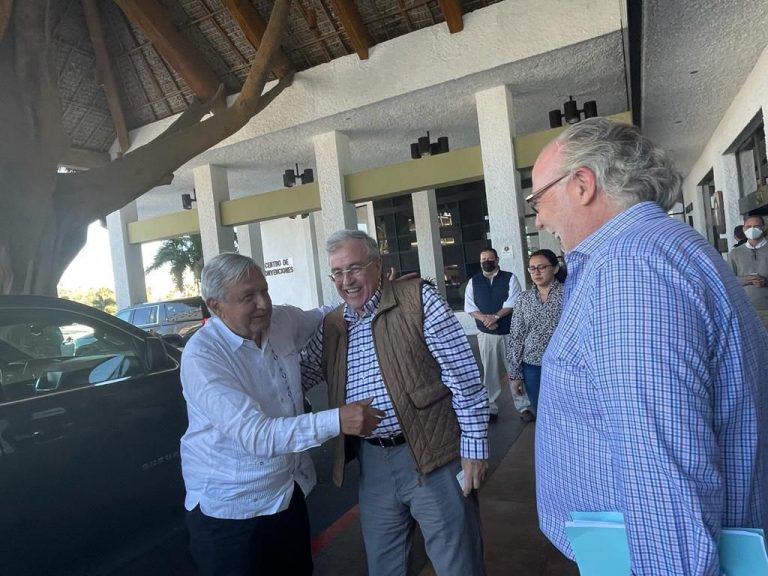 Recibe Rocha al presidente López Obrador en Mazatlán