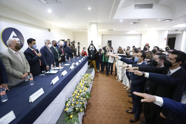 Asume Canaco con miras al diálogo con Estrada Ferreiro