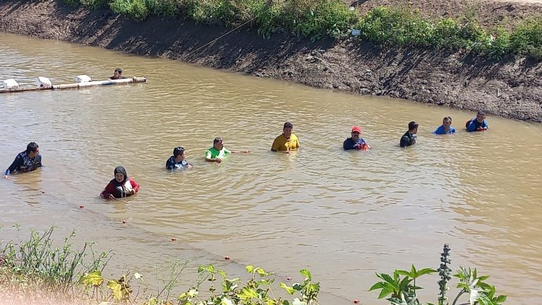 Rastrean con dron a niño en canal de Navolato