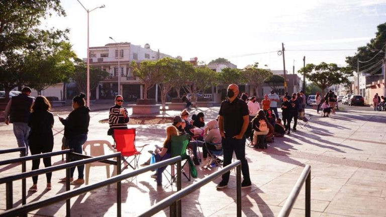 Largas filas en Mazatlán para boletos a conciertos