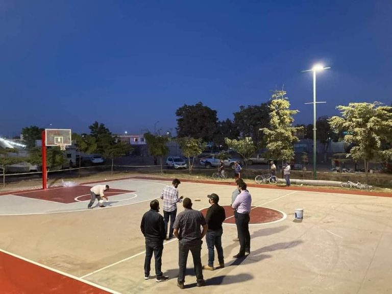 Iluminan cancha del parque Ricardo Tamayo en Villa Juárez