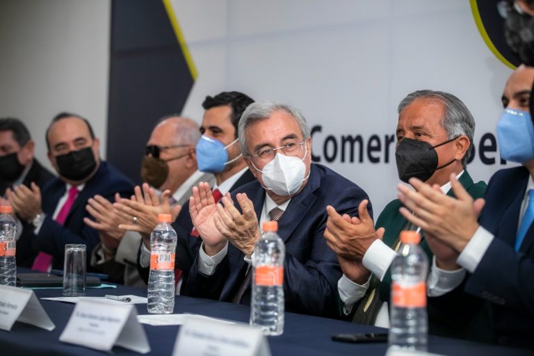 Quien tenga aspiraciones, que se vaya del gabinete: Rocha a Cuén