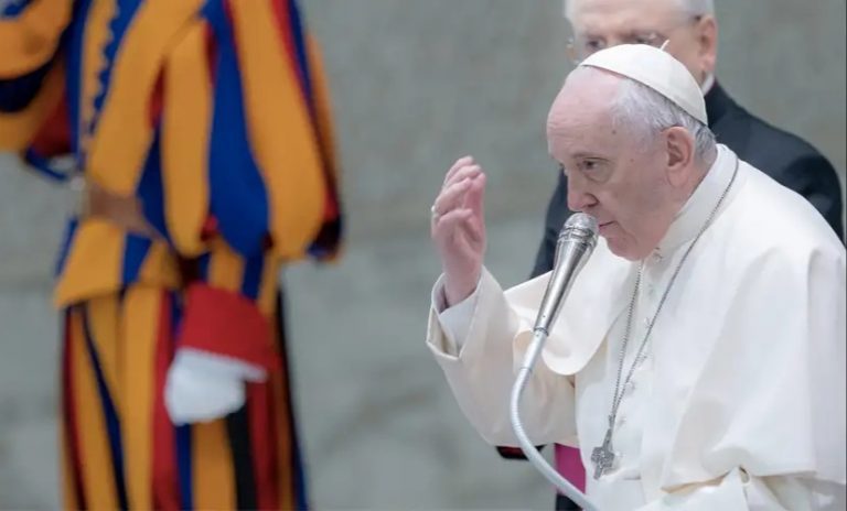 Propone Papa oración para la jornada de ayuno por la paz